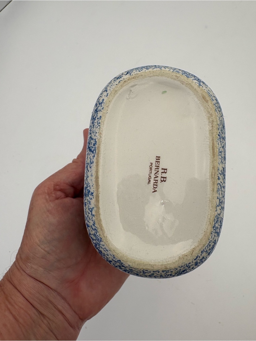 Hand-Painted Ceramic Toothbrush Holder with Heart and Floral Motif - Blue & Pink - Picture 7 of 14